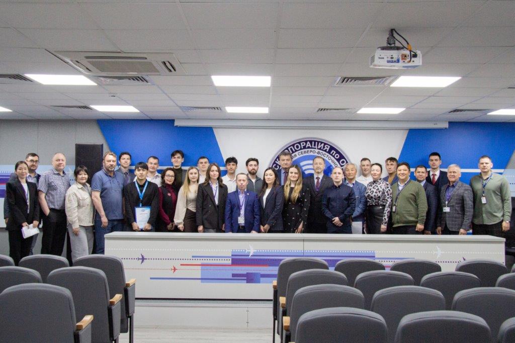05.2025 г. Якутск. Фото победителей конкурса профмастерства с руководством филиала.