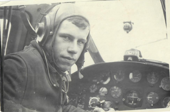 1967 г. летал на вертолетах Ми-1У