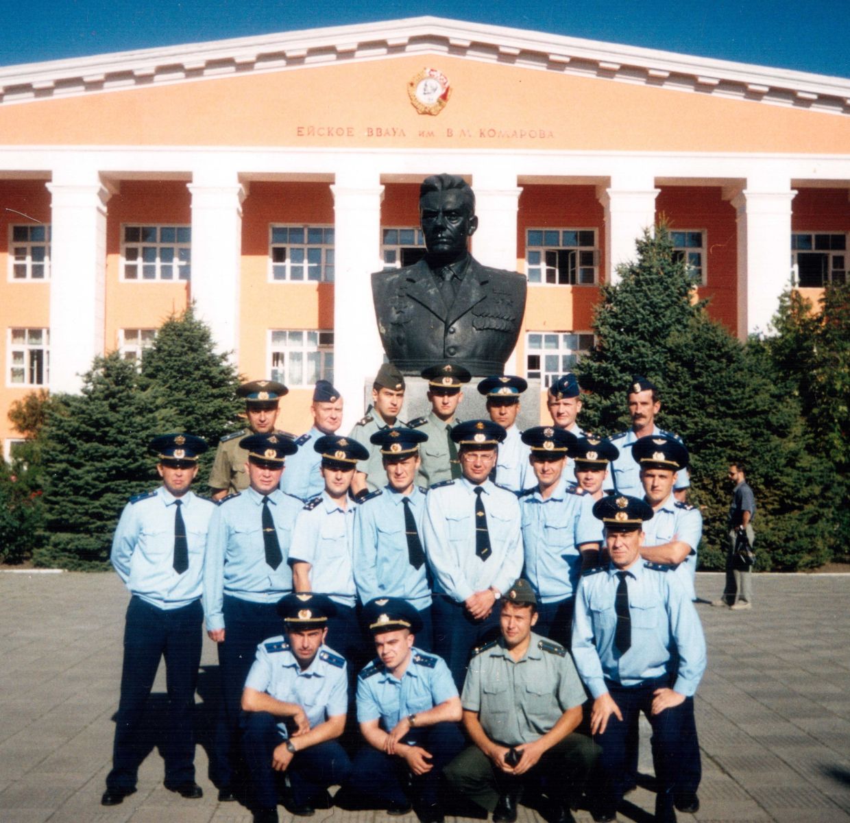 Подготовка офицеров ЕС ОрВД в Ейском высшем военном авиационном училище.
